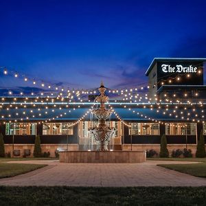 The Drake Oak Brook, Autograph Collection